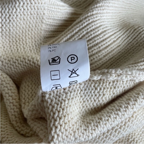 Mónica Cordera Patched Cardigan in Ivory - Picture 6 of 6